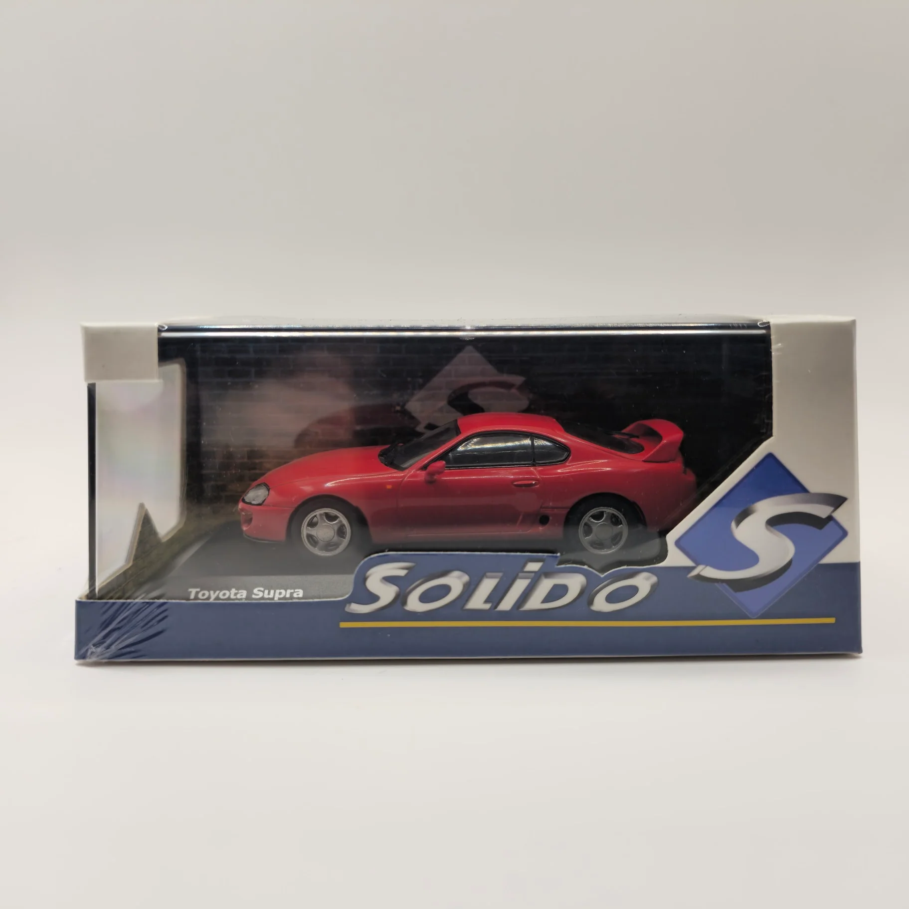Solido Toyota Supra Mk.4 2001 - Red 1/43 Scale - Image 5